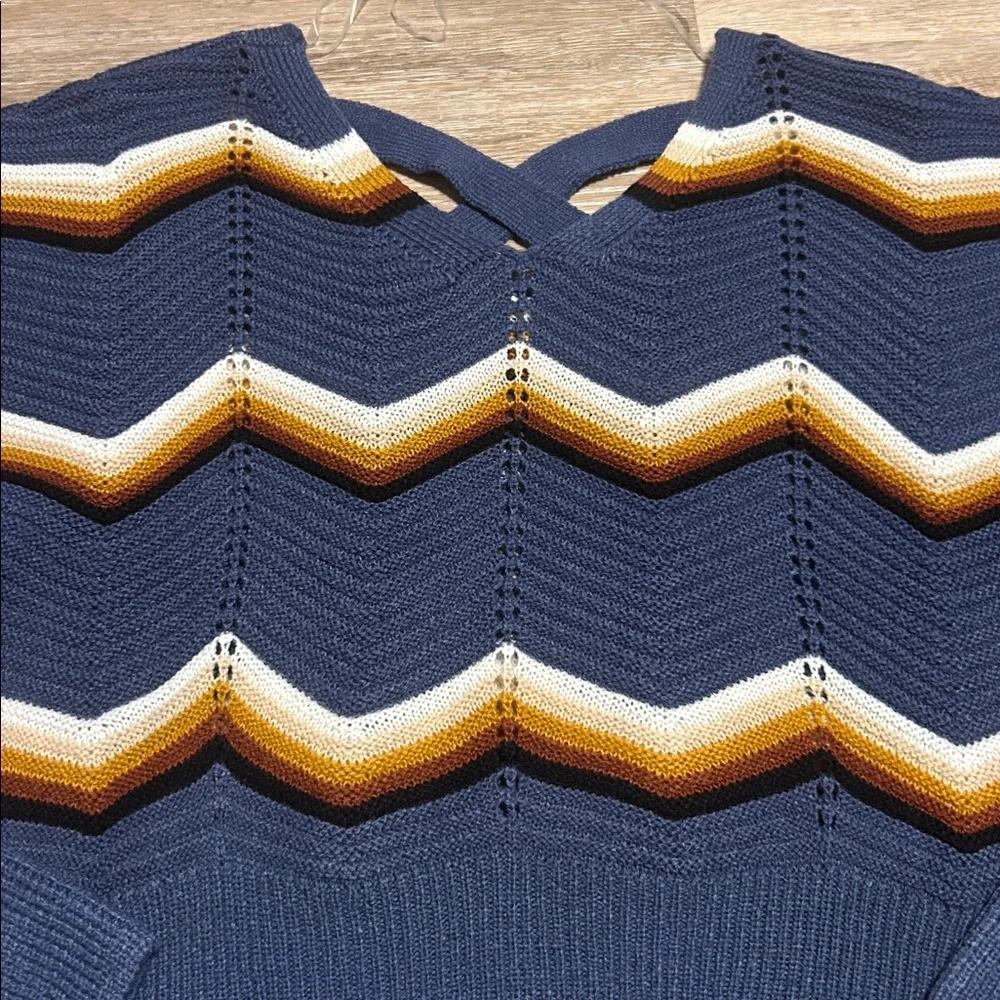 Navy Chevron Knit Sweater💥